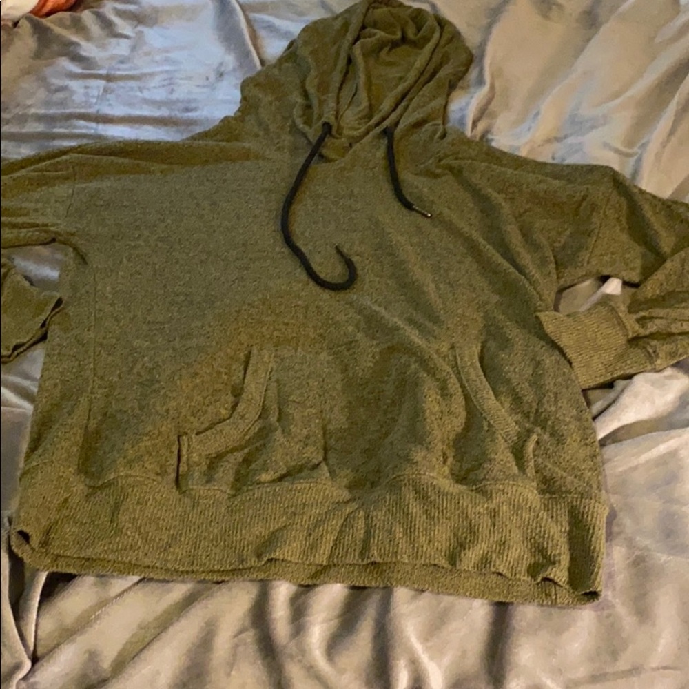 Green quarter sleeve hoodie